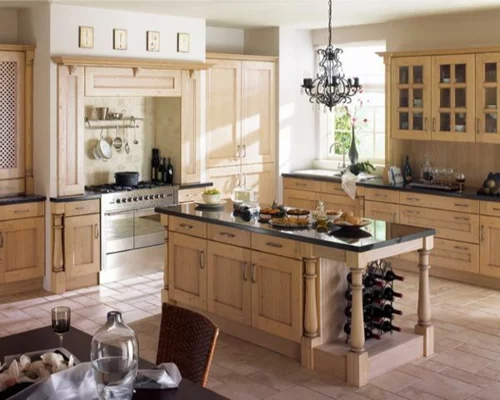 küchen einrichtung holz hell kronleuchter wohnlich design