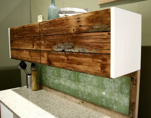 küchenschränke mit recycelten türen holz ober arbeitsplatten