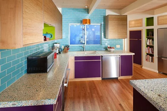 lila farbpalette in der küche glanzvoll blau küchenfliesen attraktiv holz bodenbelag