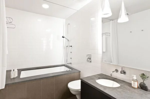  Loft Design mit schwarzweißem Interieur  apartment badezimmer