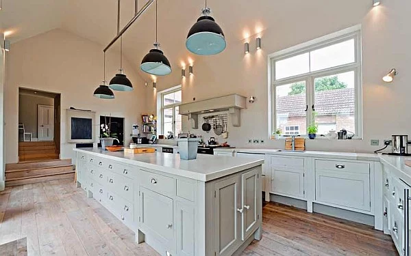 luxus küchen designs weiß eingebaute graue küchenschrank hängelampen