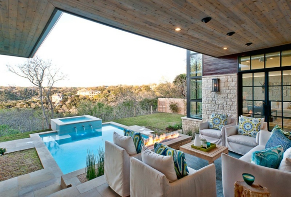 moderne residenz überdachte Terrasse mit tollem ausblick