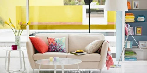 pastellfarbene interior designs sofa elegant glas tischplatte rund