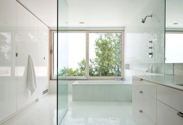 schick renovierte wohnung umweltfreundlich badezimmer weiß