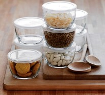 Schicke Behälter für Lebensmittel in der modernen Küche