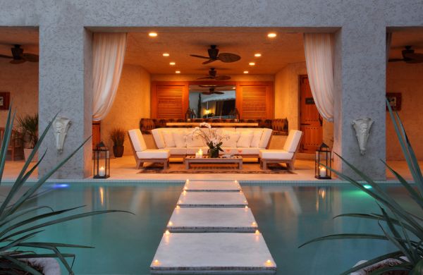 schicke einbauleuchten überdachte terrasse balinesischer stil