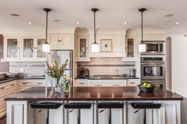 schicke hängelampen modern küche dunkel granite arbeitsplatte