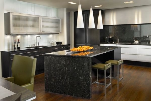 schicke hängelampen modern küche schwarze oberfläche arbeitsplatte
