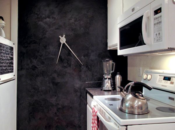 schnittige wanduhr design schwarz kochecke arbeitsplatte küche