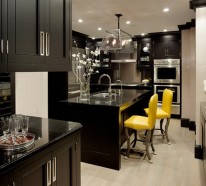 Schwarze Küchenmöbel und ausgefallene Details für Ihre Inspiration