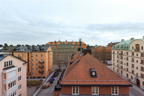 schwedisches loft apartment elegant badezimmer dach draußen
