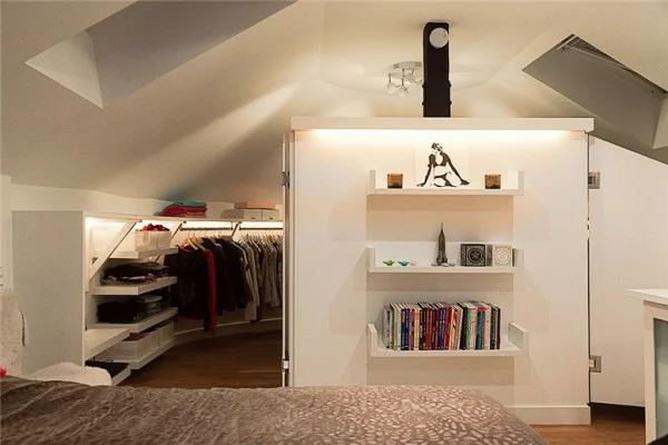 schwedisches loft apartment elegant braun kleider schienen