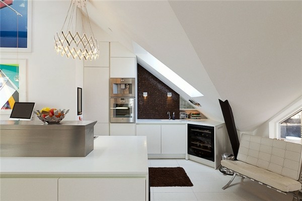 schwedisches loft apartment elegant weiß küche couch leder