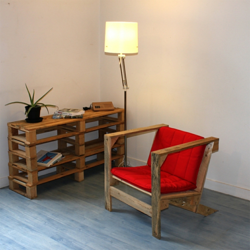 selbstgemachte Holz Möbel aus Paletten regalschrank sessel