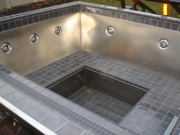 spa badewanne zu hause ein kleiner pool mit grauen fliesen