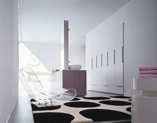 teppich schwarz rund weiß acryl stuhl modern eingebaut schrank