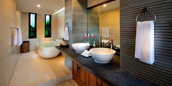 tropische badezimmer elegante waschbecken aus weißer keramik