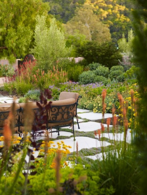 Amerikanischer Garten holz bepflanzung couch metall gestell klassisch