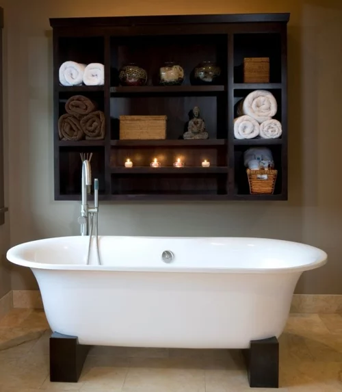 Badezimmer Designs im asiatischen Stil badewanne wand regale