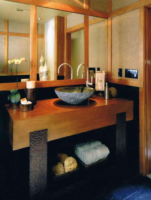 Badezimmer-Designs-im-asiatischen-Stil-fliesen-tücher-massiv-holz