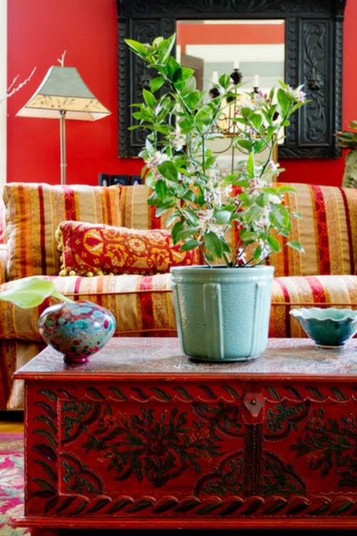 Cooles Interieur Design mit Individualität eklektisch wohnzimmer rot blumentopf