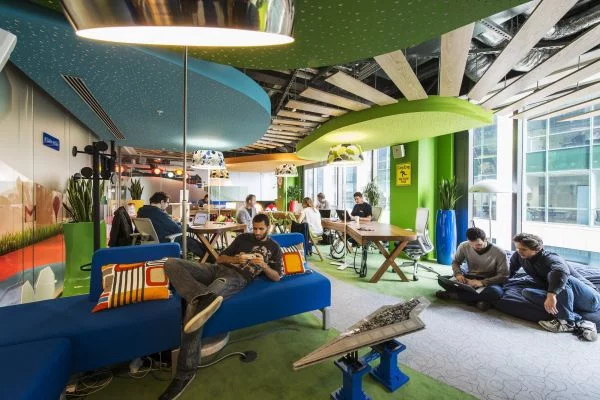  Google Campus Management erholung sofas kissen bunt