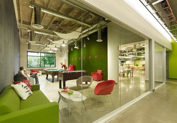Der Hauptsitz von Skype Kalifornien vakantes Lagerhaus sofas grün