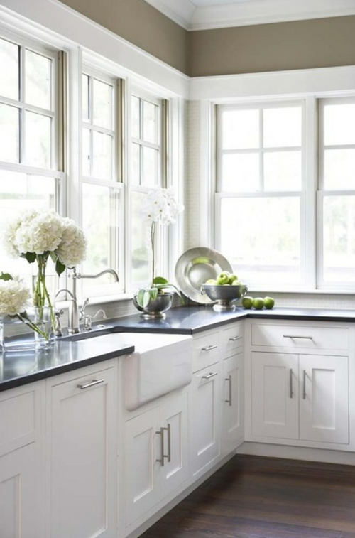 Granitplatten in hervorragenden Küchen blumen frisch obst schubladen