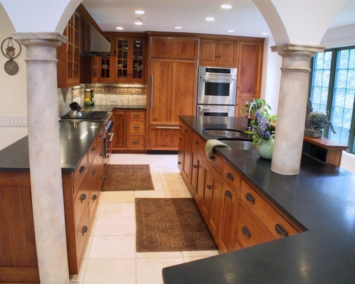 Granitplatten in hervorragenden Küchen holz ausstattung warm