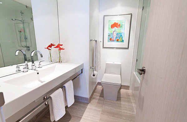 Luxus Badezimmer Ideen badfliesen lebhaft orange weiß einrichtung blumenstrauß