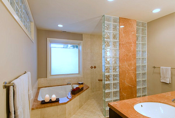 Moderne Räume mit Glasbaustein badezimmer fenster schiene tuch