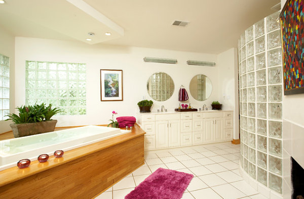 Moderne Räume mit Glasbaustein badezimmer holz matte plusch