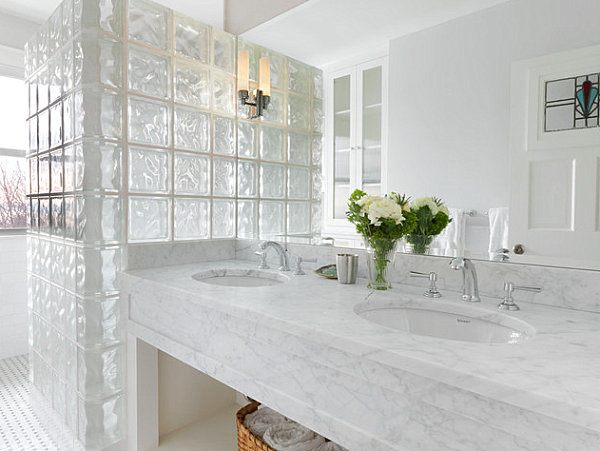 Moderne Räume mit Glasbaustein badezimmer marmor oberfläche waschbecken