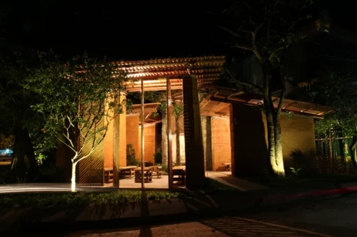 Gartenhäuser aus Bambus und Stein garten