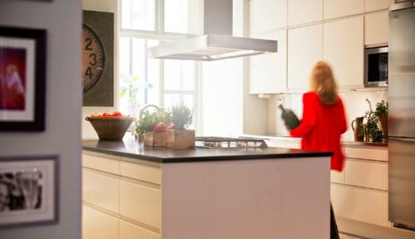Skandinavisches Interior Design mit bunten noten küche obst gemüse