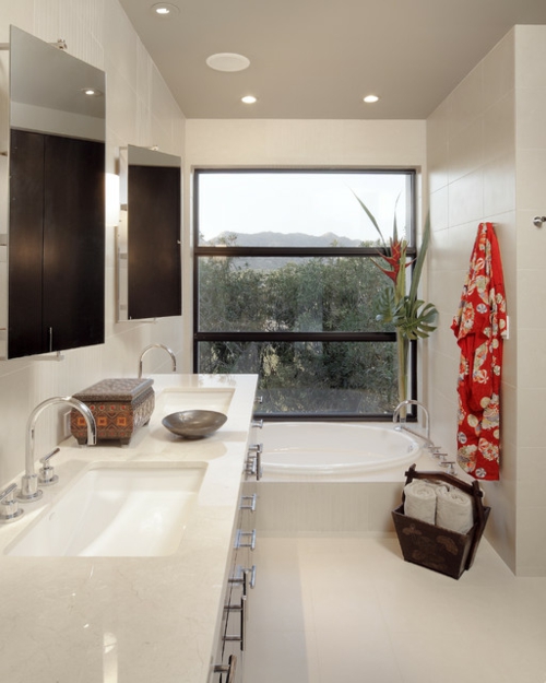 badezimmer-weiß-einrichtung-waschbecken-platte-marmor-korb