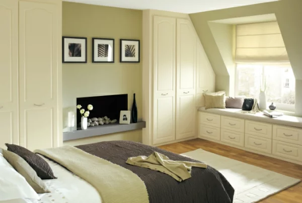 coole Ideen fürs Schlafzimmer Design warm braun nuancen sitzecke fenster