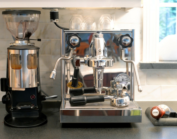 das eigene cafe im haus glänzende espresso maschine