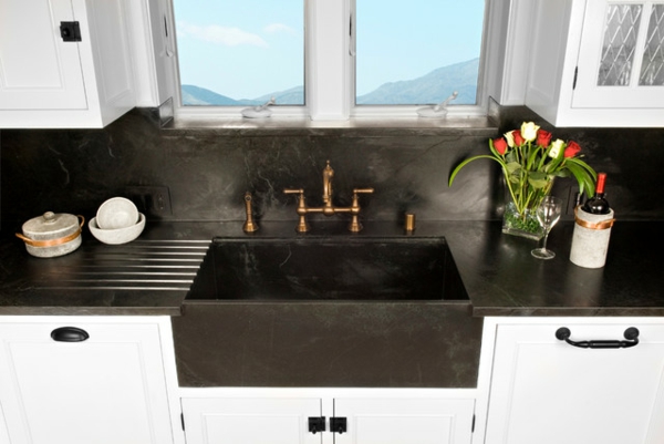 die spüle mit stil schwarzer marmor antik wasserhahn