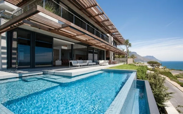 eine moderne luxus residenz mit zwei ebenen pool