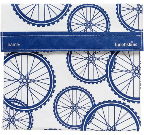 fahrräder als sommerdeko tisch matten in kobaltblau