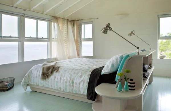 kleine schlafzimmer sanfte gardinen ausgefallene leselampen