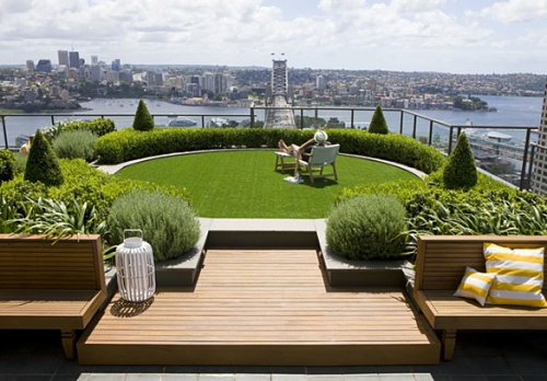 kleine urbane Garten Designs bank holz grasfläche