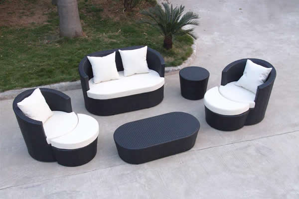 moderne möbel geschmeidige formen in schwarz und weiß rattan