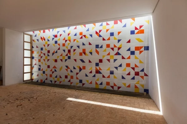 schicke residenz geometrische bunte wanddekoration