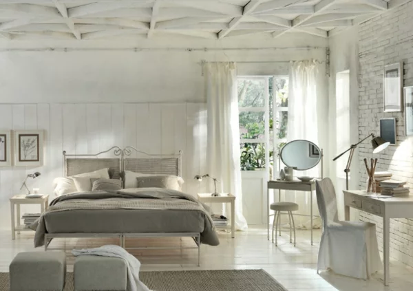 schlafzimmer designs mit natürlichem flair eleganter schminktisch stehlampe im industriestil