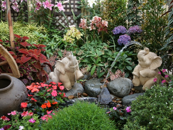 Bodendecker im Garten landschaftsbau dekoration steine sprungbrunnen