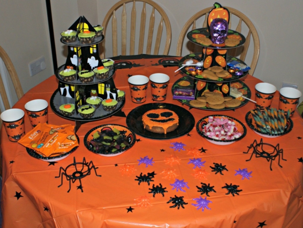 Coole Halloween Deko Ideen kürbisse wohnung fest originell speisen