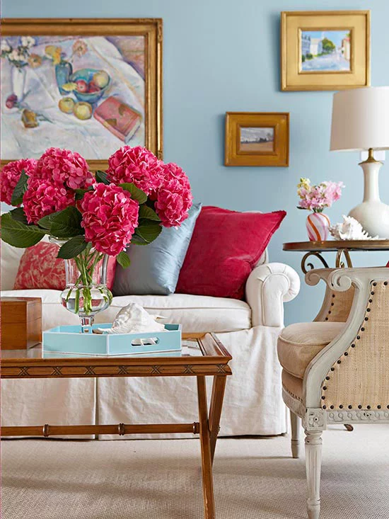 Coole praktische Wohnzimmer Designs pink akzente details blumen