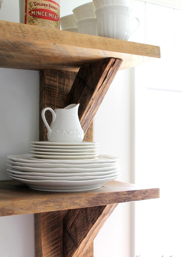 DIY Deko Ideen aus wiedergewonnenem Holz regale küche teller